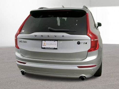 Used 2019 Volvo XC90 T5 Momentum w/ Multimedia Package image 10