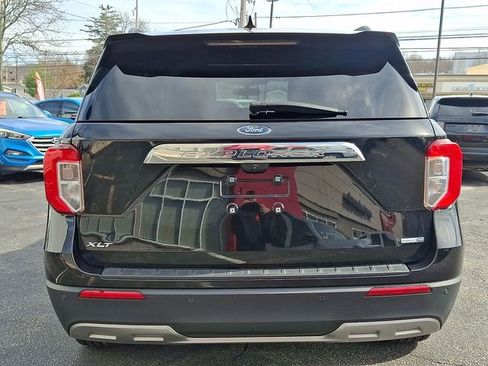 Used 2020 Ford Explorer XLT w/ Equipment Group 202A image 5