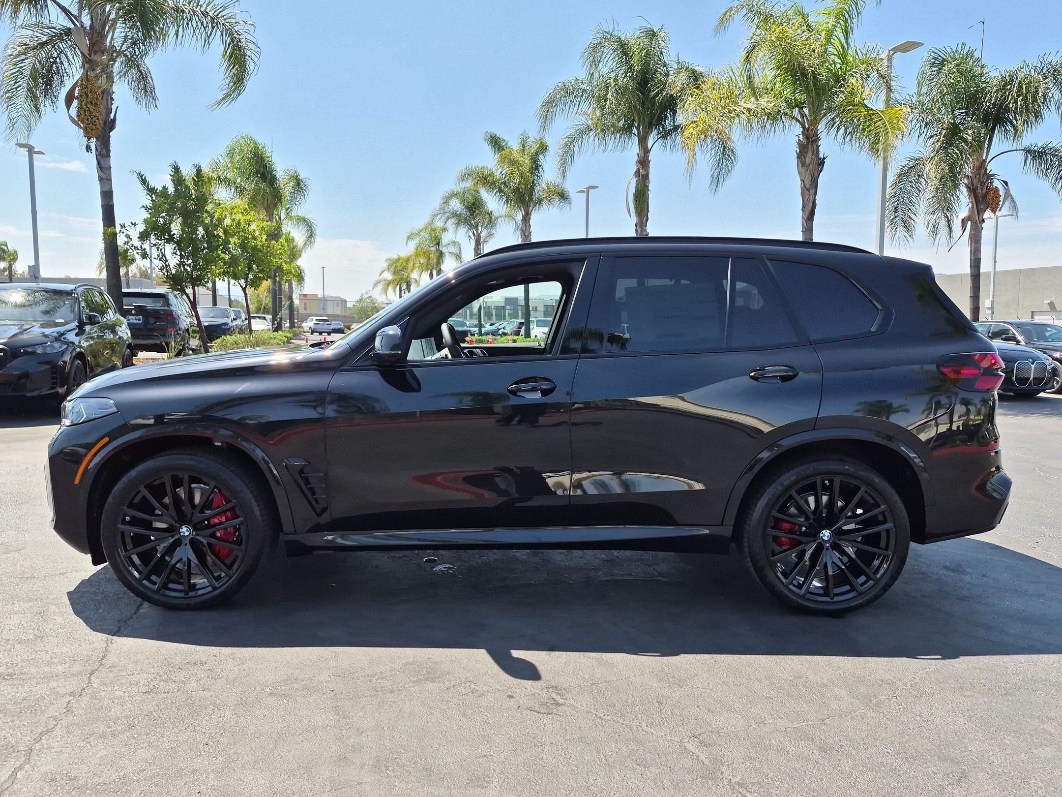 New 2026 BMW X5 xDrive40i w/ M Sport Package AWD/4WD image 7