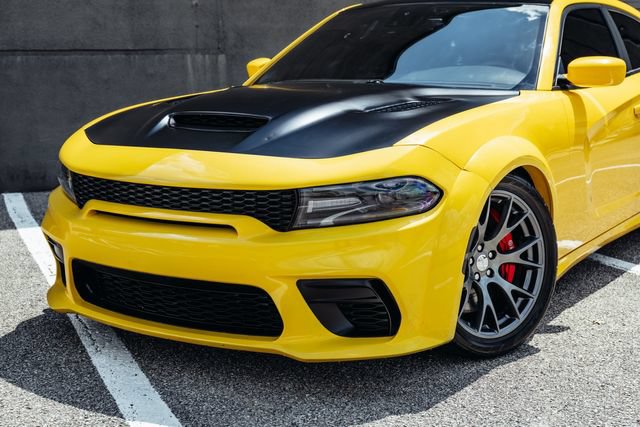 Used 2018 Dodge Charger SRT w/ Technology Group RWD image 23