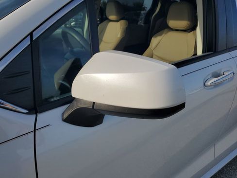 Used 2022 Toyota Sienna XLE w/ XLE Plus Package FWD image 28