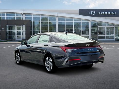 New 2026 Hyundai Elantra Limited FWD image 5