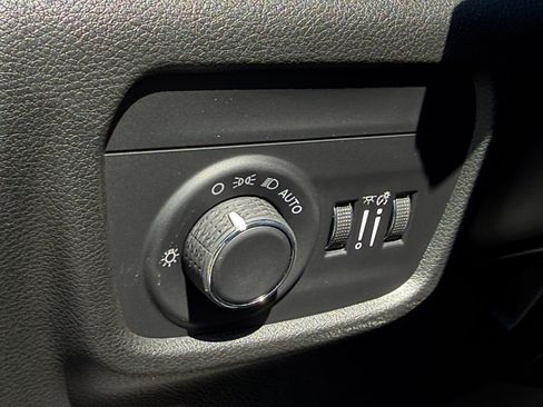 New 2025 Jeep Grand Cherokee L Laredo w/ Luxury Tech Group I AWD/4WD image 23