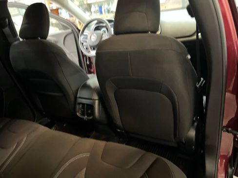 Used 2019 Jeep Cherokee Latitude w/ Popular Appearance Group FWD image 25