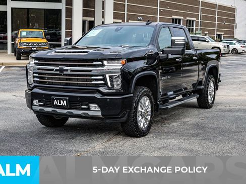 Used 2023 Chevrolet Silverado 2500 High Country w/ Z71 Off-Road Package image 4
