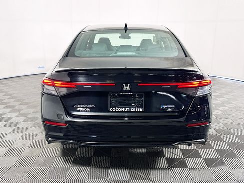 Used 2025 Honda Accord Sport image 4