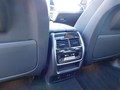 Used 2022 BMW X7 xDrive40i w/ Premium Package image 17