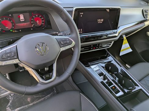 New 2026 Volkswagen Atlas Cross Sport SEL Premium R-Line image 15