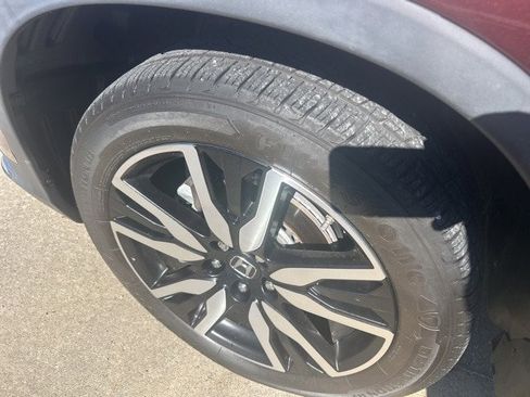 Used 2021 Honda Pilot Touring image 4