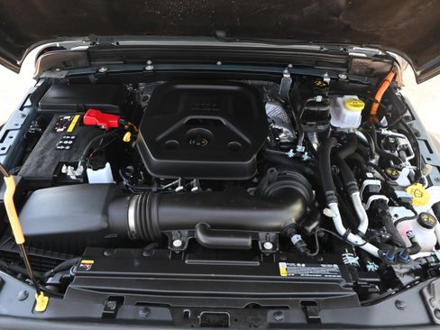 Used 2025 Jeep Wrangler Unlimited Rubicon 4xe w/ Convenience Group image 24