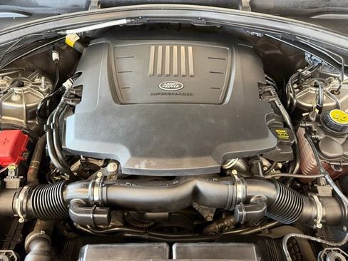 Used 2018 Land Rover Range Rover Velar R-Dynamic HSE image 28