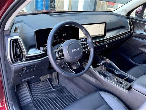 Used 2025 Kia Sorento S AWD/4WD image 14