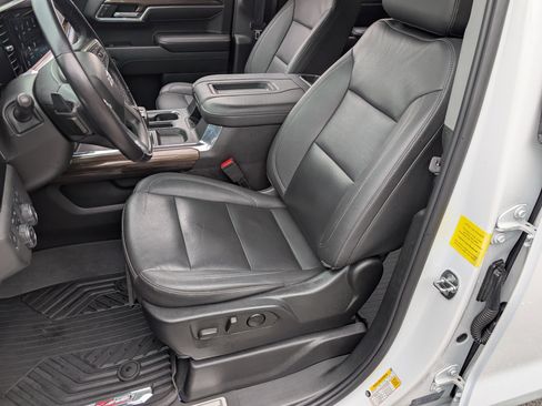 Used 2022 Chevrolet Silverado 1500 LT Trail Boss w/ LT Trail Boss Premium Package AWD/4WD image 16