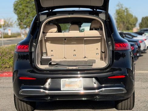 Used 2023 Mercedes-Benz EQS 580 4MATIC SUV image 13