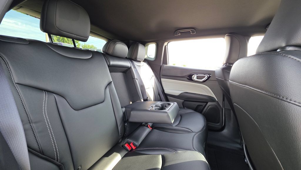 New 2026 Jeep Compass Limited AWD/4WD image 13