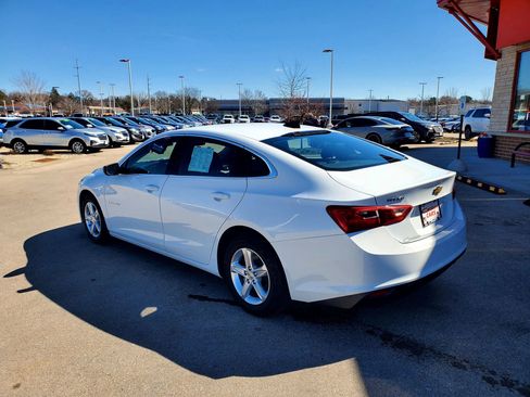 Used 2022 Chevrolet Malibu LS FWD image 7