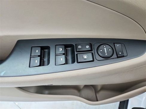 Used 2019 Hyundai Tucson Sport image 30