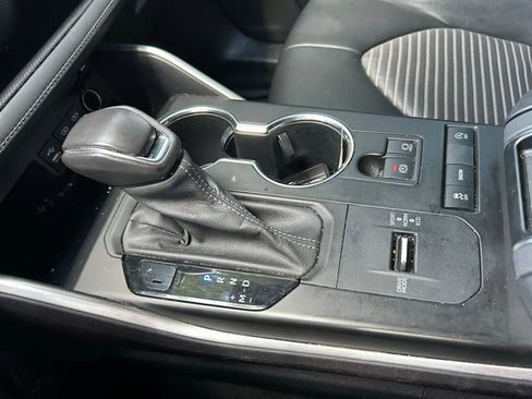 Used 2022 Toyota Highlander XSE FWD image 28