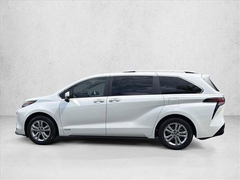 Used 2021 Toyota Sienna Platinum AWD/4WD image 8