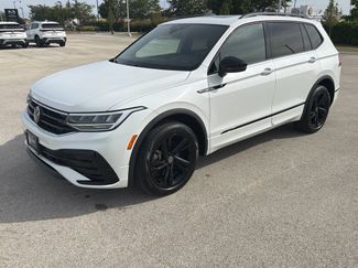Used 2024 Volkswagen Tiguan SE R-Line AWD/4WD video 3