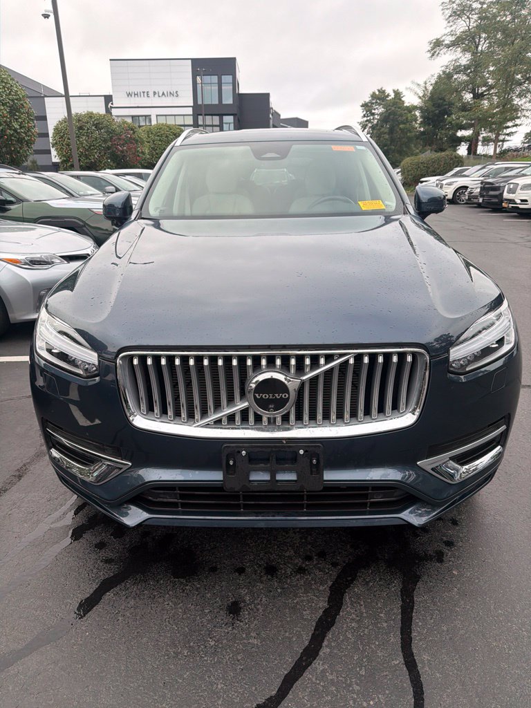 Used 2025 Volvo XC90 B5 Plus w/ Protection Package AWD/4WD image 5