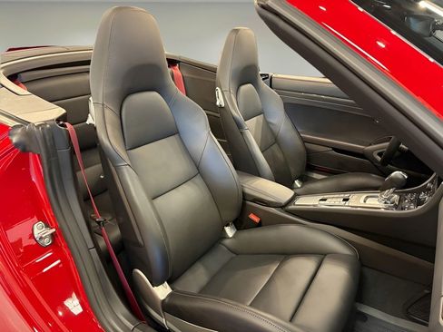 Used 2018 Porsche 911 Turbo S image 34