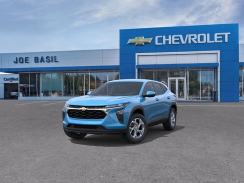 New 2026 Chevrolet Trax LS FWD image 8