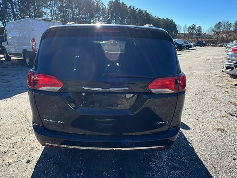 Used 2017 Chrysler Pacifica Limited w/ UConnect Theater Package image 9