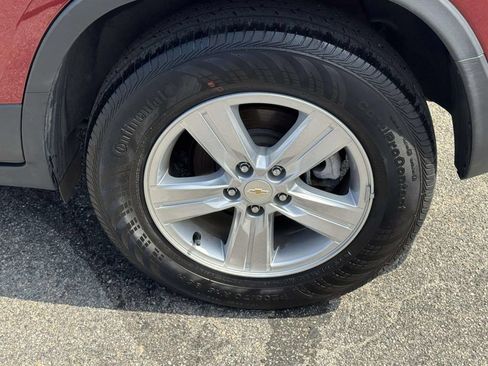 Used 2021 Chevrolet Trax LT w/ Driver Confidence Package AWD/4WD image 10