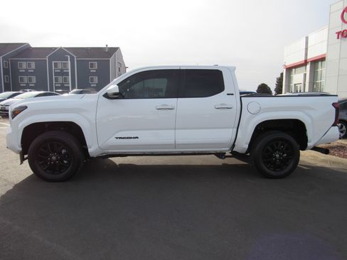 Used 2024 Toyota Tacoma SR5 image 9