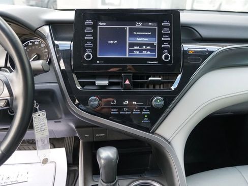 Used 2021 Toyota Camry SE image 23