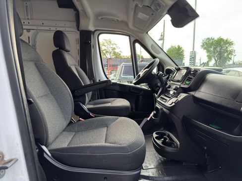 Used 2025 RAM ProMaster 2500 w/ Convenience Group FWD image 34