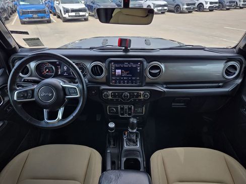 Used 2018 Jeep Wrangler Unlimited Sahara AWD/4WD image 13