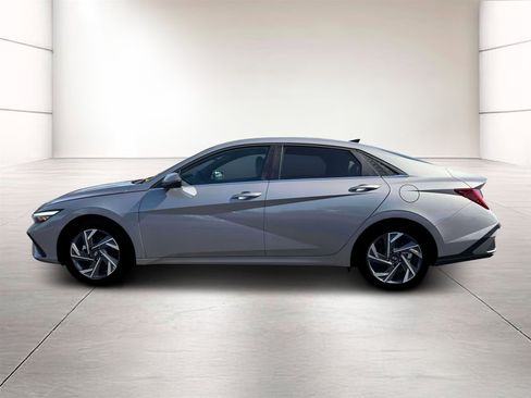 New 2026 Hyundai Elantra Limited image 3