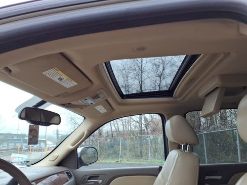 Used 2010 Chevrolet Tahoe LTZ AWD/4WD image 10