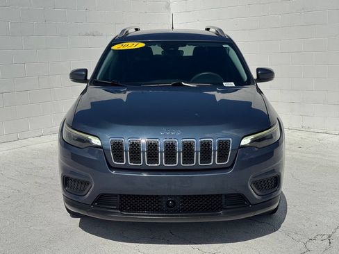 Used 2021 Jeep Cherokee Latitude FWD image 7