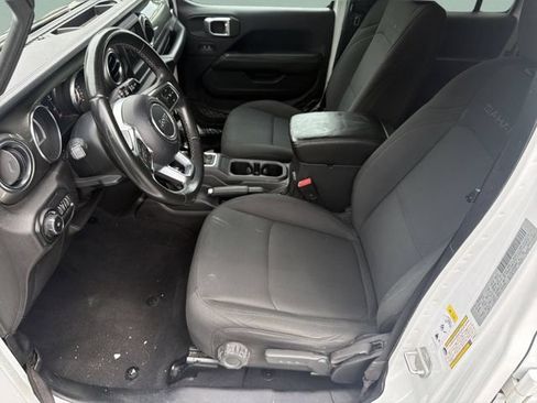 Used 2019 Jeep Wrangler Unlimited Sahara AWD/4WD image 19