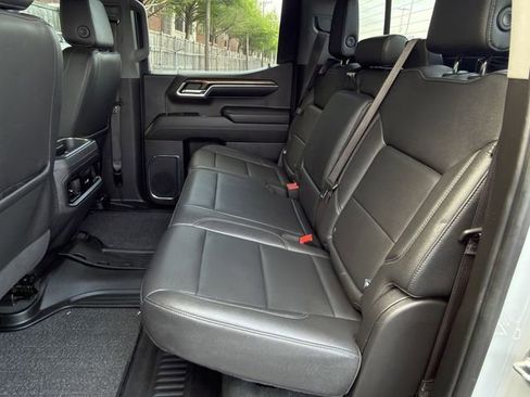 Used 2024 Chevrolet Silverado 1500 LT Trail Boss w/ Convenience Package II image 32