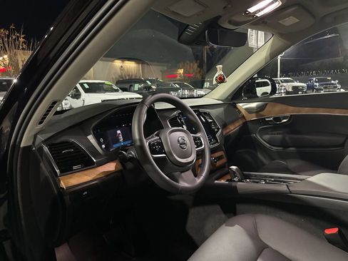 Used 2024 Volvo XC90 B6 Plus w/ Protection Package Premier image 9