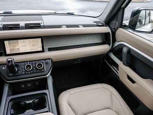 Used 2023 Land Rover Defender 110 S image 15