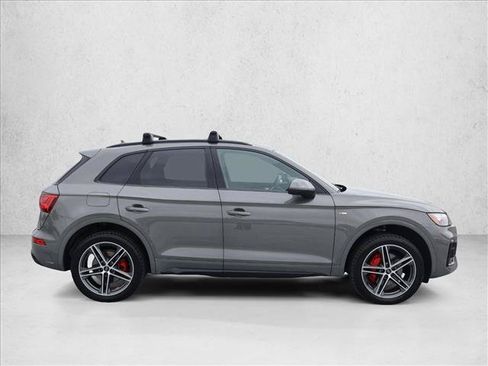 Used 2024 Audi Q5 e Premium Plus AWD/4WD image 4