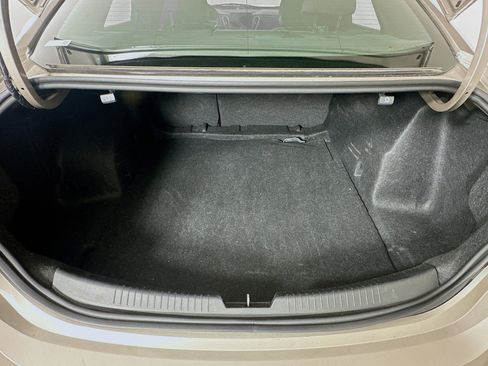 Used 2024 Chevrolet Malibu LT image 26