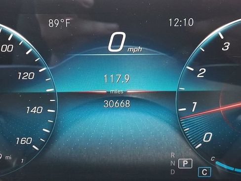 Used 2021 Mercedes-Benz GLB 250 4MATIC image 23