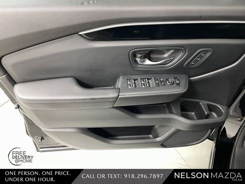 Used 2024 Honda Pilot Touring image 19