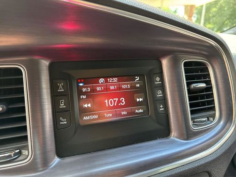 Used 2015 Dodge Charger SE w/ Sport Appearance Group image 35