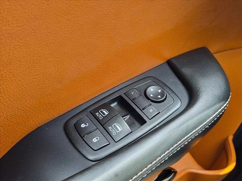 Used 2015 Dodge Challenger SRT Hellcat RWD image 13