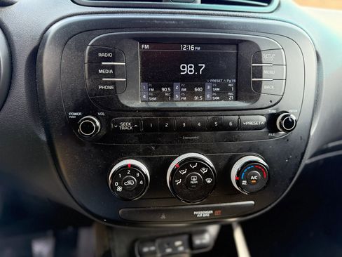 Used 2017 Kia Soul EV image 15