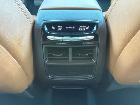 Used 2020 Cadillac XT5 Premium Luxury FWD image 34