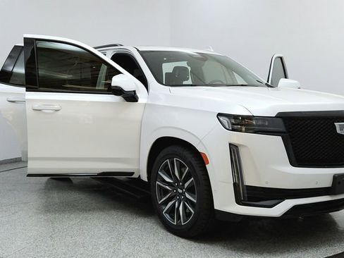 Used 2022 Cadillac Escalade Sport Platinum image 12