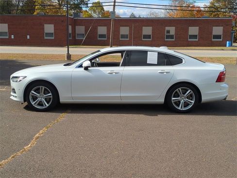 Used 2018 Volvo S90 T5 Momentum w/ Convenience Package image 7